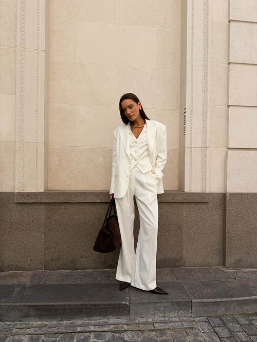 Брюки изо льна на заниженной талии молочные