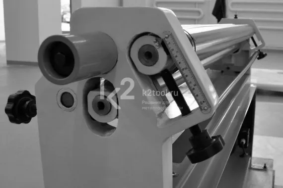 Электромеханический вальцовочный станок Stalex ESR-1300x1.5