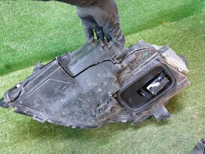 Битая Фара правая Mercedes CLA C117 (2016-2019) LED