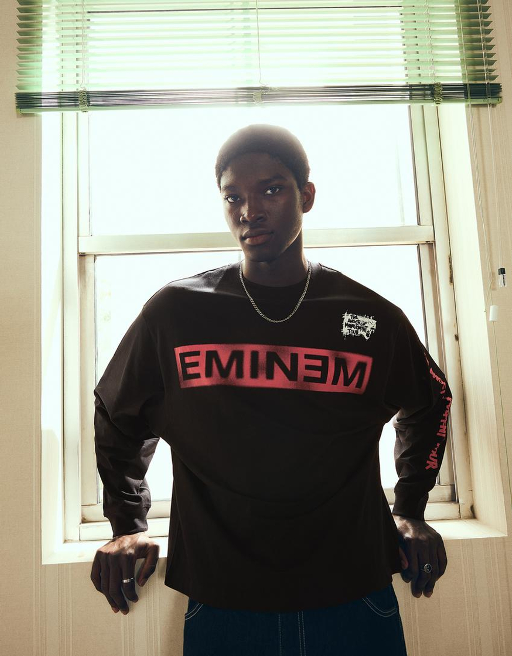BERSHKA Футболка с длинным рукавом Eminem, черный