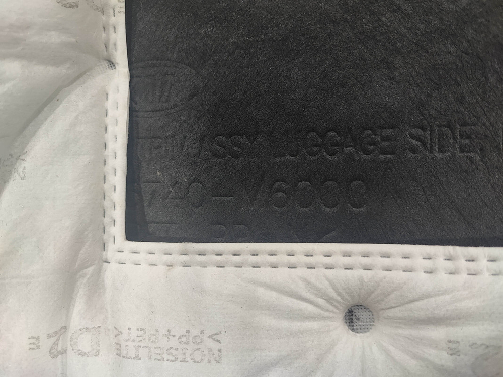 Обшивка багажника правая Kia Cerato 4 (BD) 18-нв Б/У Оригинал 85740M6000