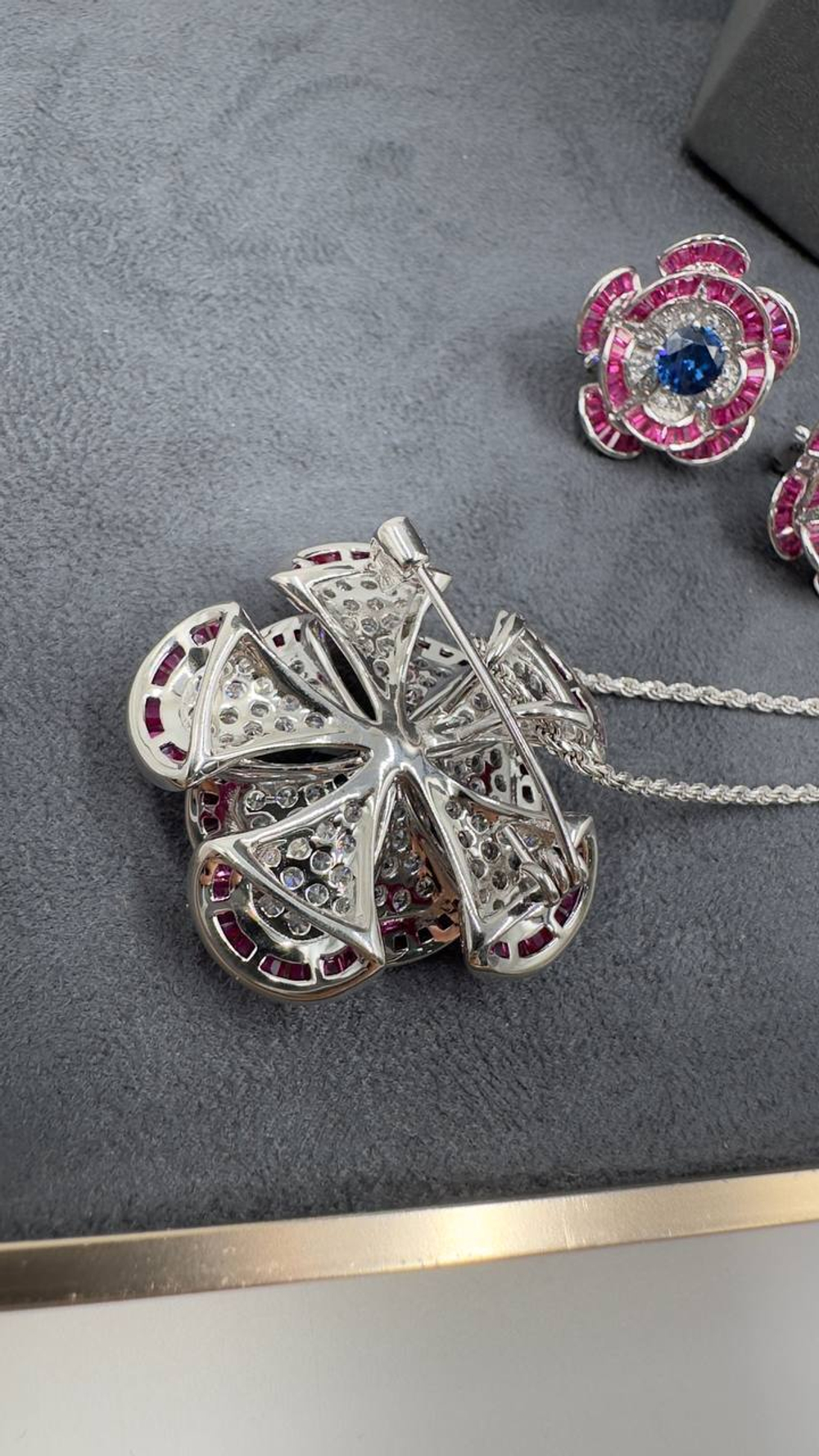 Колье Bvlgari