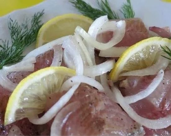 Омуль cлaбoго посола 0,2 л.