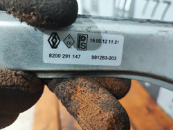 Стеклоподъемник передний правый эл. Renault Clio 3 05-14 Б/У Оригинал 8200291147