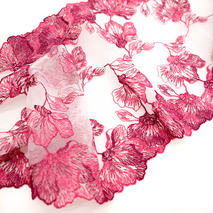 Вышивка на сетке МАЛИНОВЫЕ ЦВЕТЫ, 18см