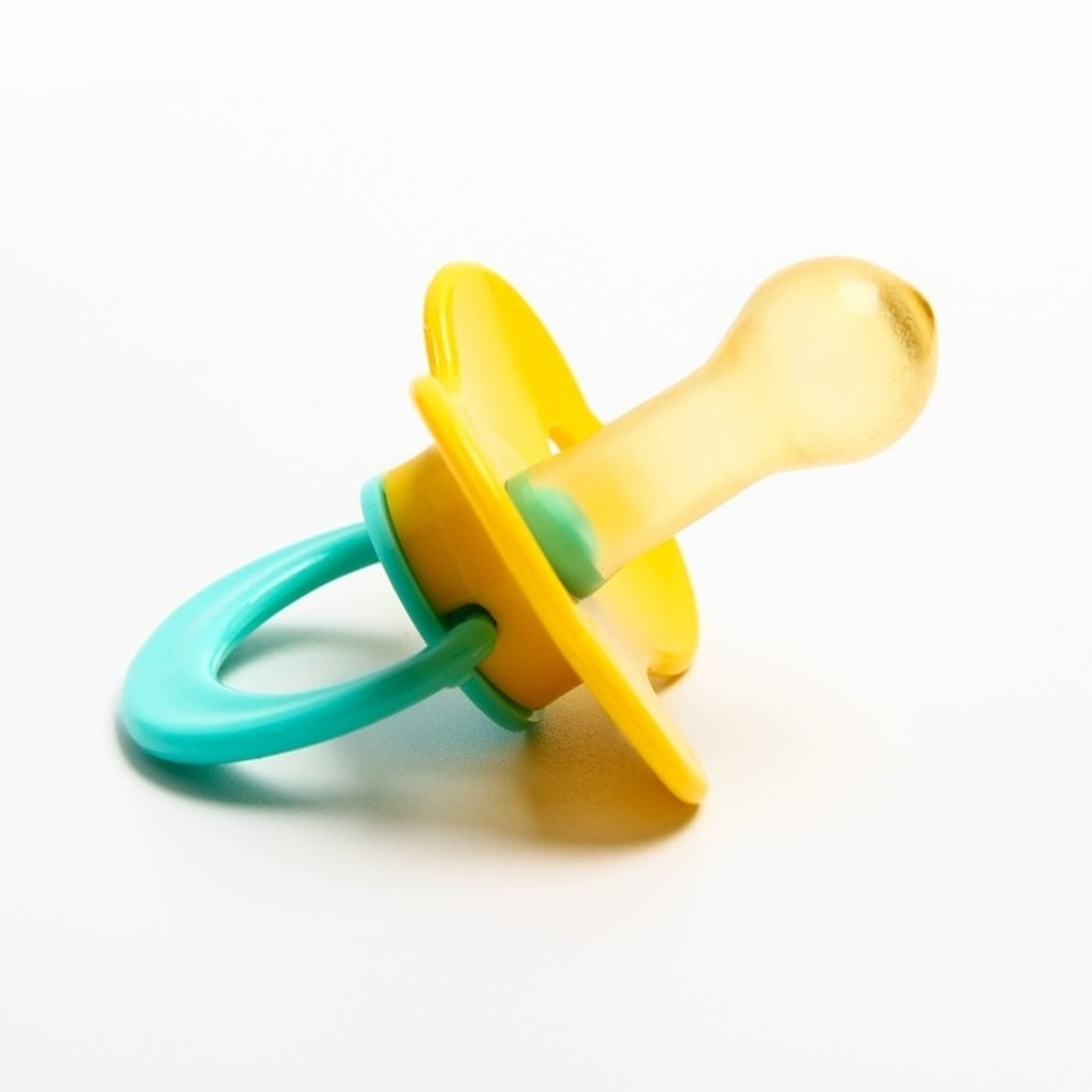 1476672 Соска-пустышка латексная классическая «Карамелька» с кольцом, от 0 мес., цвета МИКС