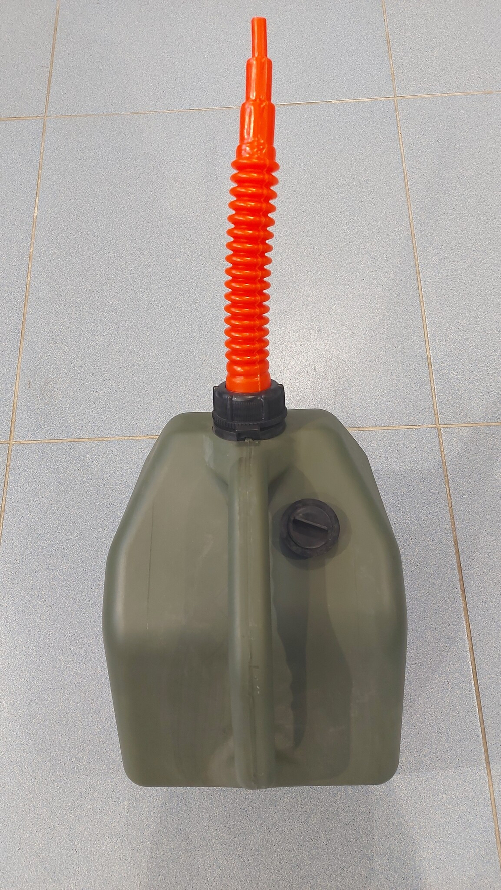 Канистра AR PRO 5.3Gal (20л, хаки)