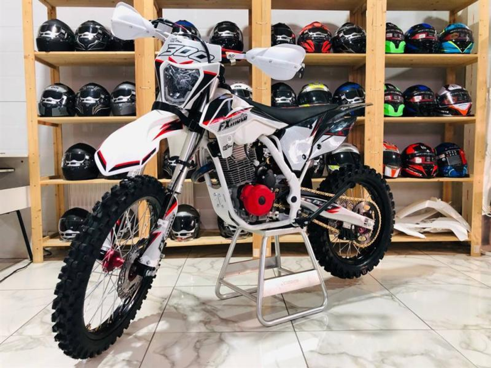 Мотоцикл FXMOTO CB300F