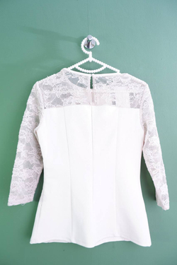Блузка Vero Moda с кружевными вставками, визуально на 42 размер