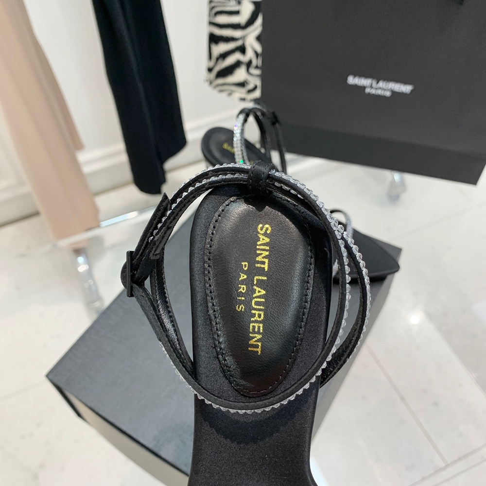 Saint Laurent Pumps