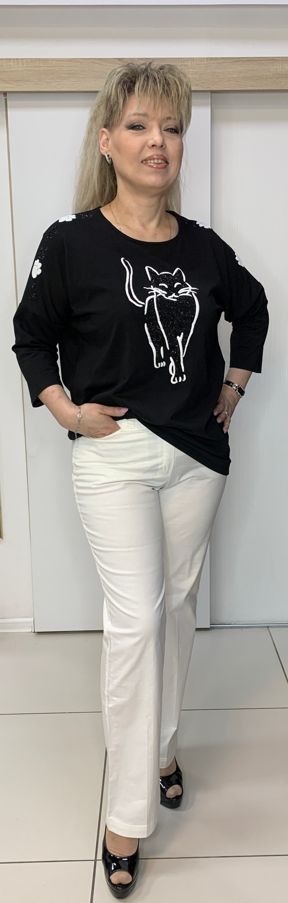 Классические белые немецкие брюки