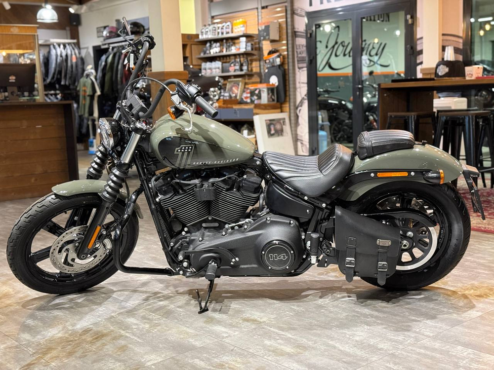 Harley-Davidson Street Bob (Deadwood Green)