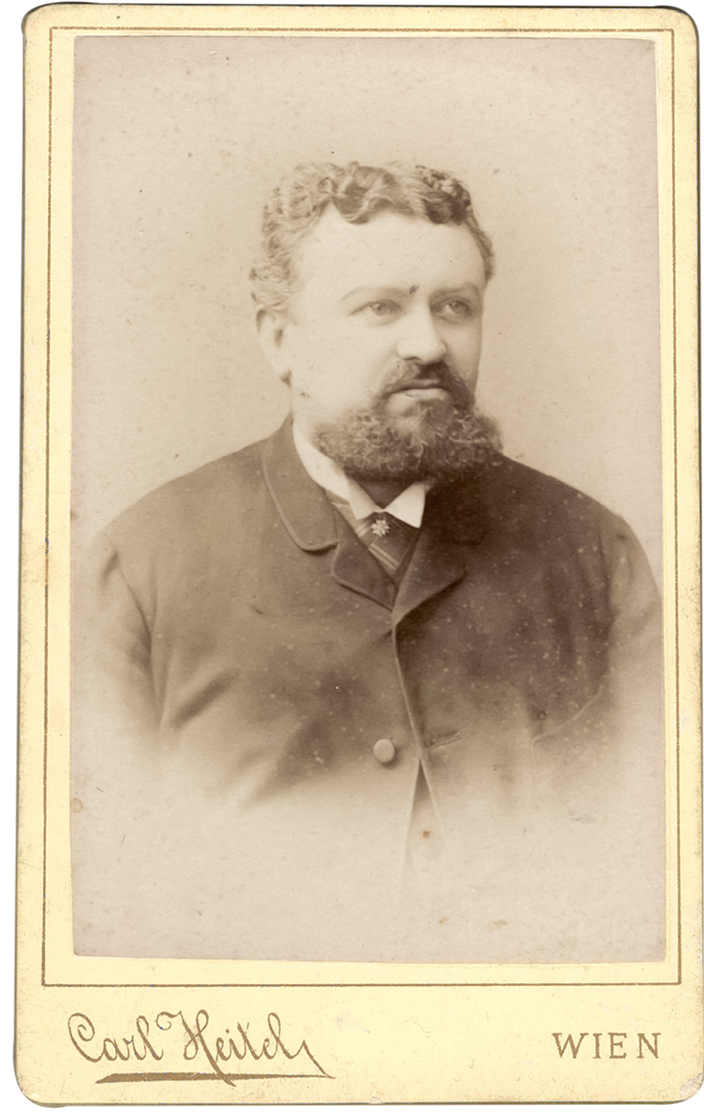 Студийные ретро-портреты. XIX в. Вена. 11х7 см.  1890 г