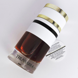 Trussardi Pure Jasmine — парфюмерная вода для женщин.