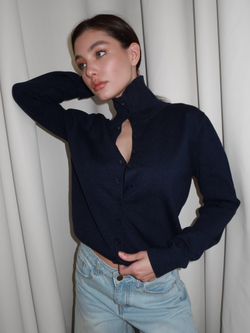 Джемпер вязаный, на пуговицах, с воротом