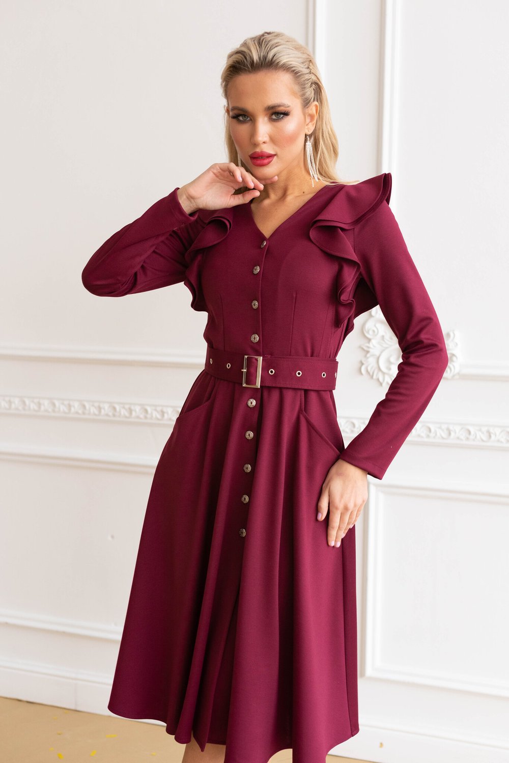 Платье бордовое с воланами из вискозы