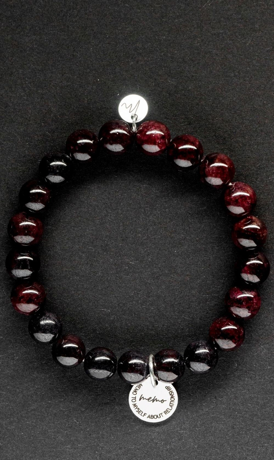 Браслет "Memo about Soulmate" из граната 8 мм с подвеской