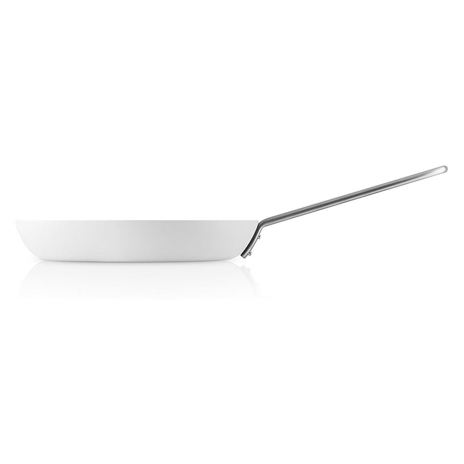 Купить Сковороду White line с антипригарным покрытием Slip-Let® 24 см, Eva Solo в онлайн-магазине Этикет