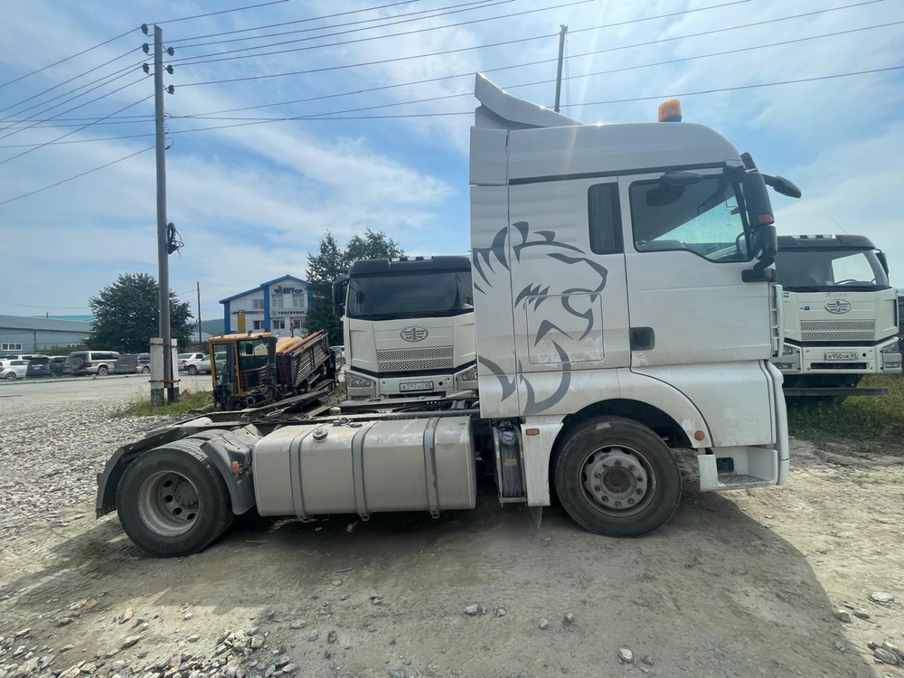 SITRAK C7H 4x2 Седельный тягач ZZ4186V361HE (Дизельный, 10,5 л, 441 л.с., АT)