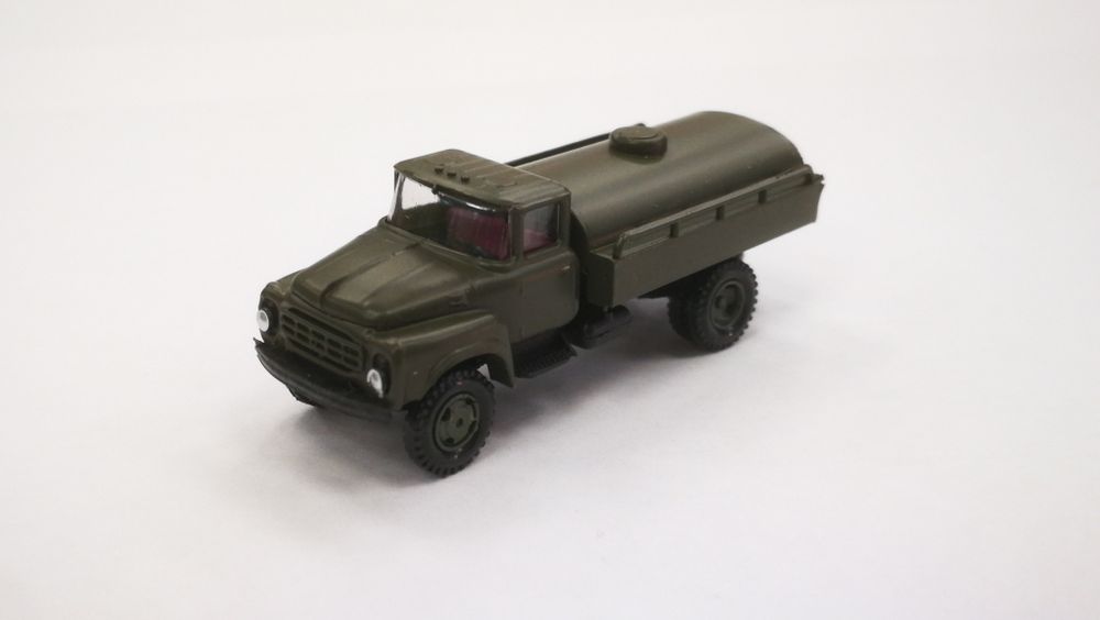 ЗИЛ 130 топливозаправщик, армейский 1:120 TT