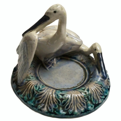 Фаянсовая пепельница "Пара пеликанов" Гжель