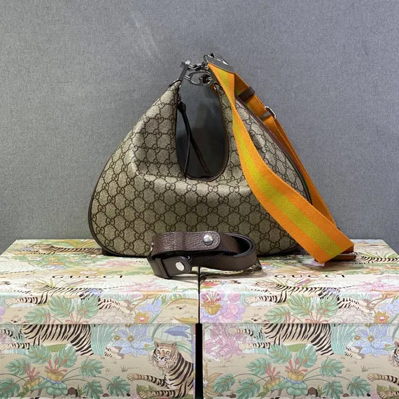 Женская маленькая сумка через плечо Gucci Attache бежевый