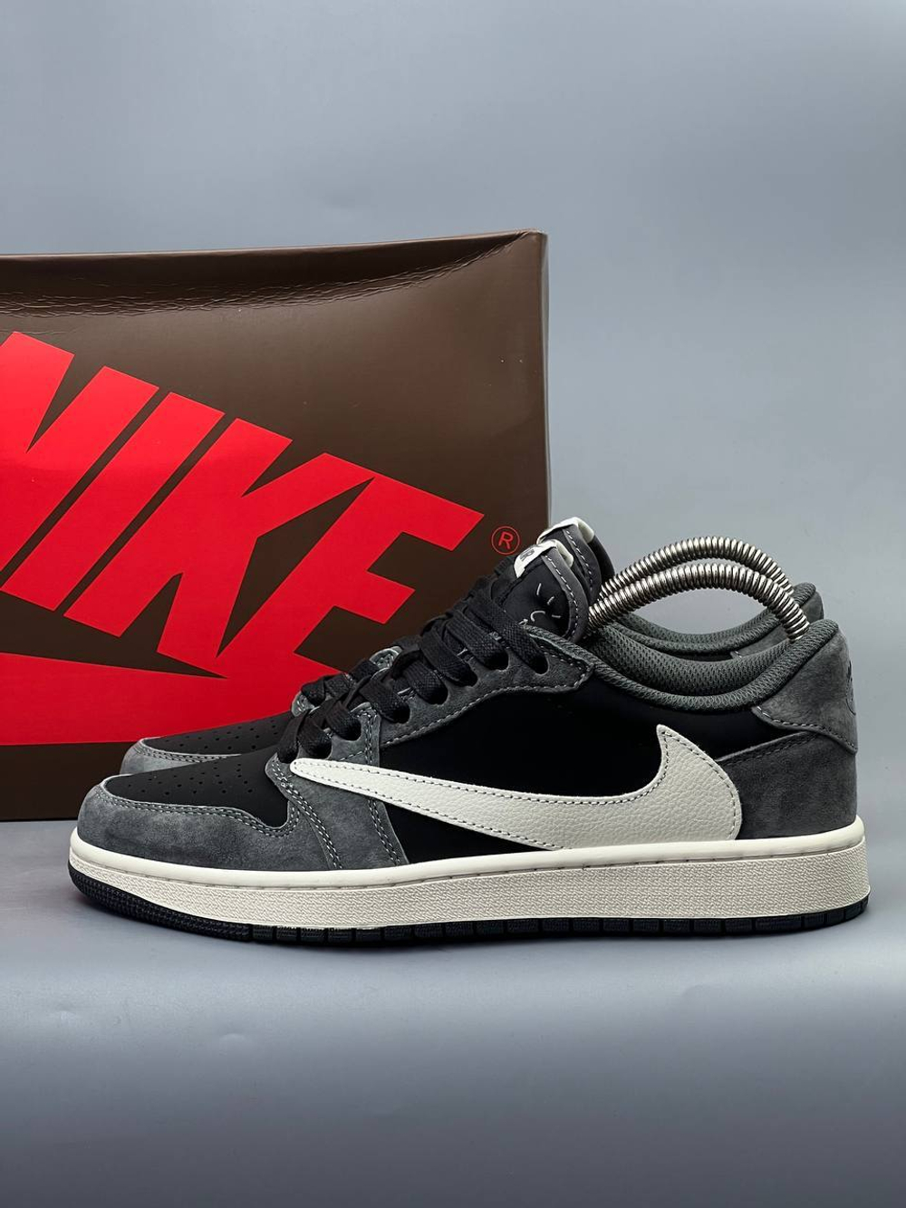 Кроссовки Nike Travis #317 (черн.)