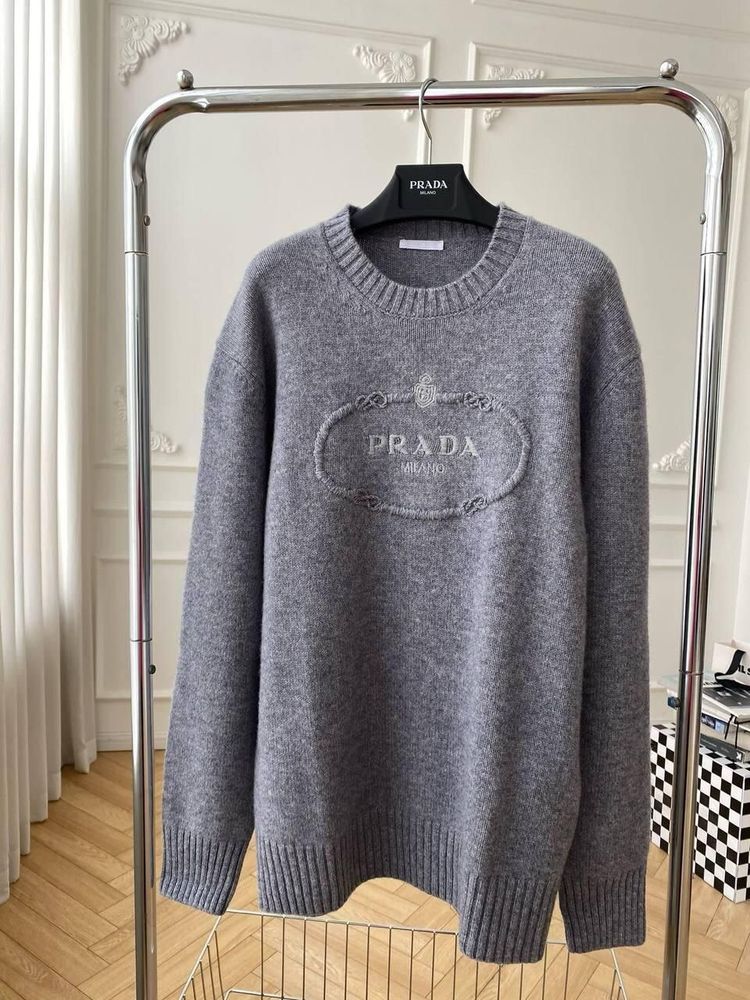 Кепка Prada