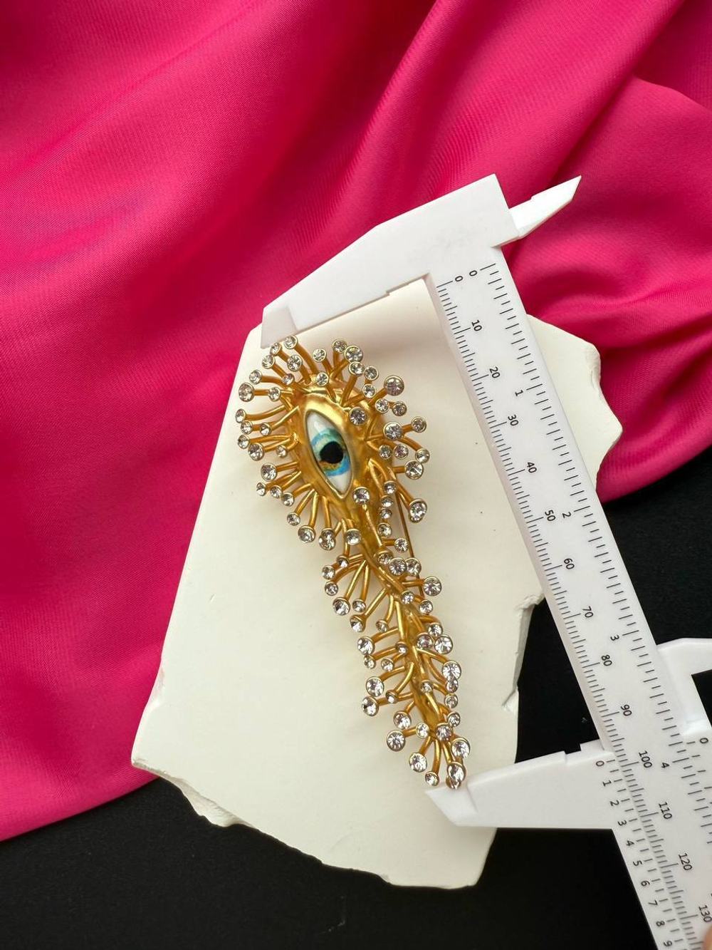 Брошь Schiaparelli