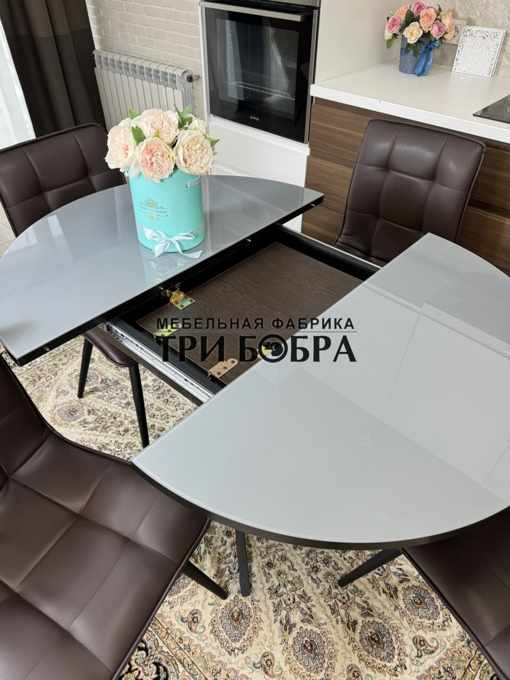 Круглый стеклянный раздвижной стол и стулья "ГУЧИ" коричневый