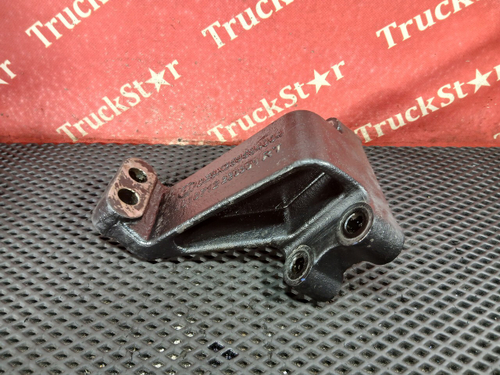 Кронштейн двигателя передний левый