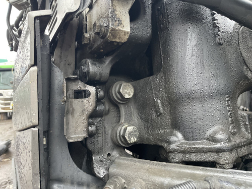 Кронштейн буксировочный левый 2020г.