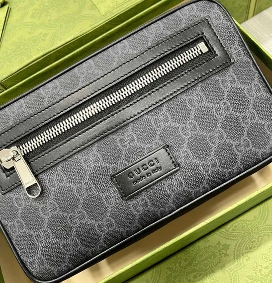Поясная сумка Gucci GG Supreme