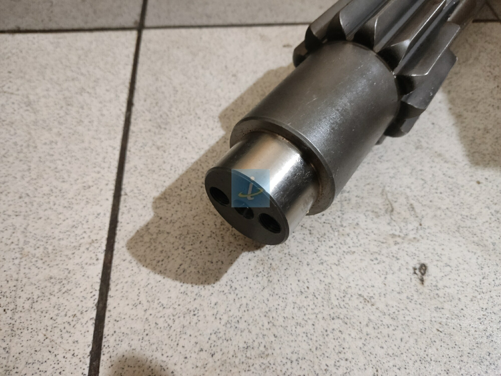 Вал промежуточный (13 зуб.) 236-1701048-Б