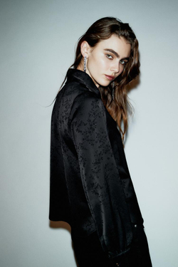 ZARA РУБАШКА С БРОШЬЮ, ЧЕРНЫЙ