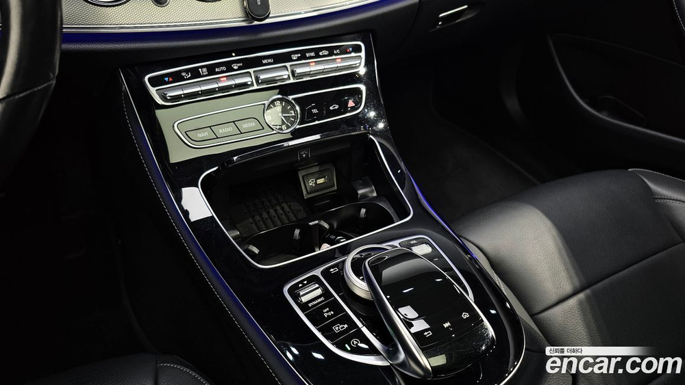 Mercedes-Benz E-Class W213 E300 Avangarde (10.2019)
