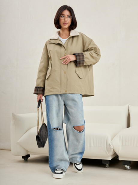 Утепленная женская куртка оливкового цвета