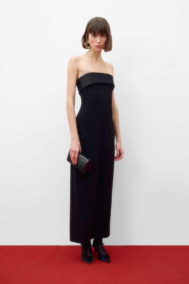Платье макси с открытыми плечами
