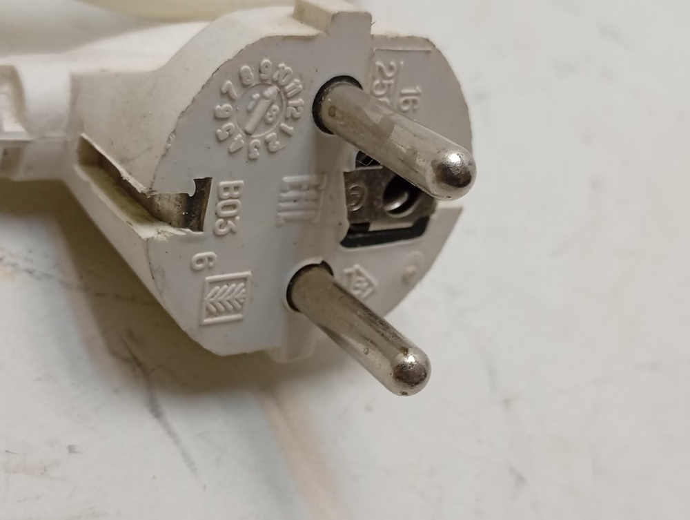 EWUC4105 кт43 Сетевой фильтр для стиральной машины Indesit б/у