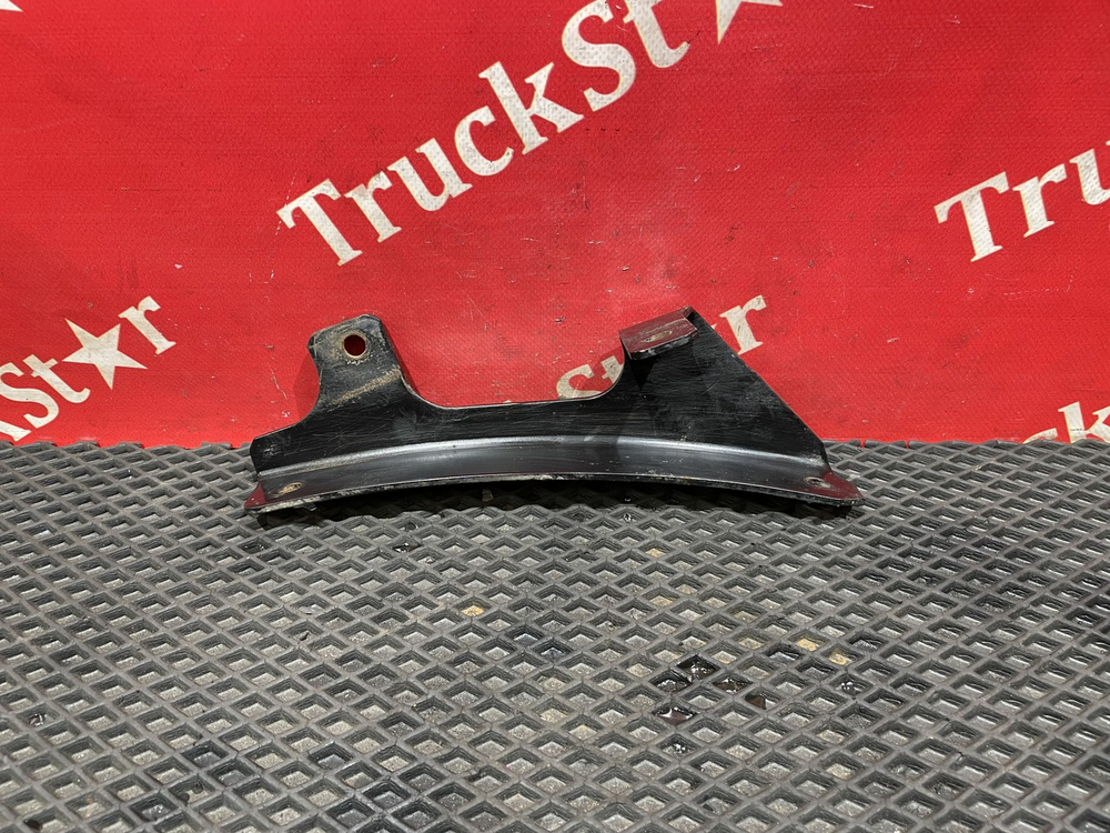 Кронштейн крыла левый 2018г.