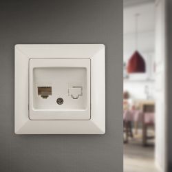 Розетка Intro Solo 4-303-02 информационная RJ45, СУ, слоновая кость