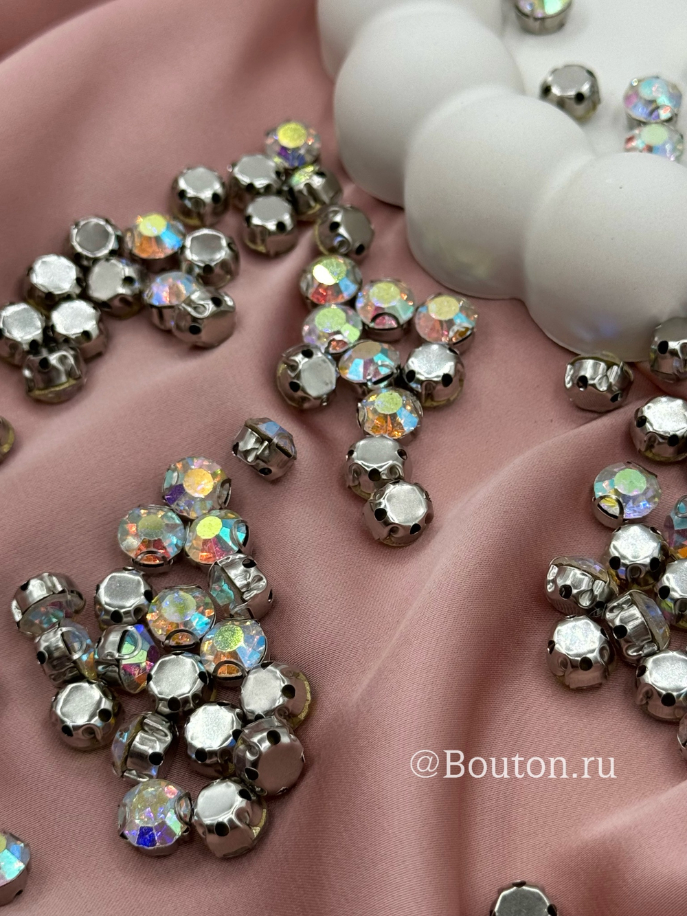 Стразы пришивные в цапах хамелеон (AB) скидка