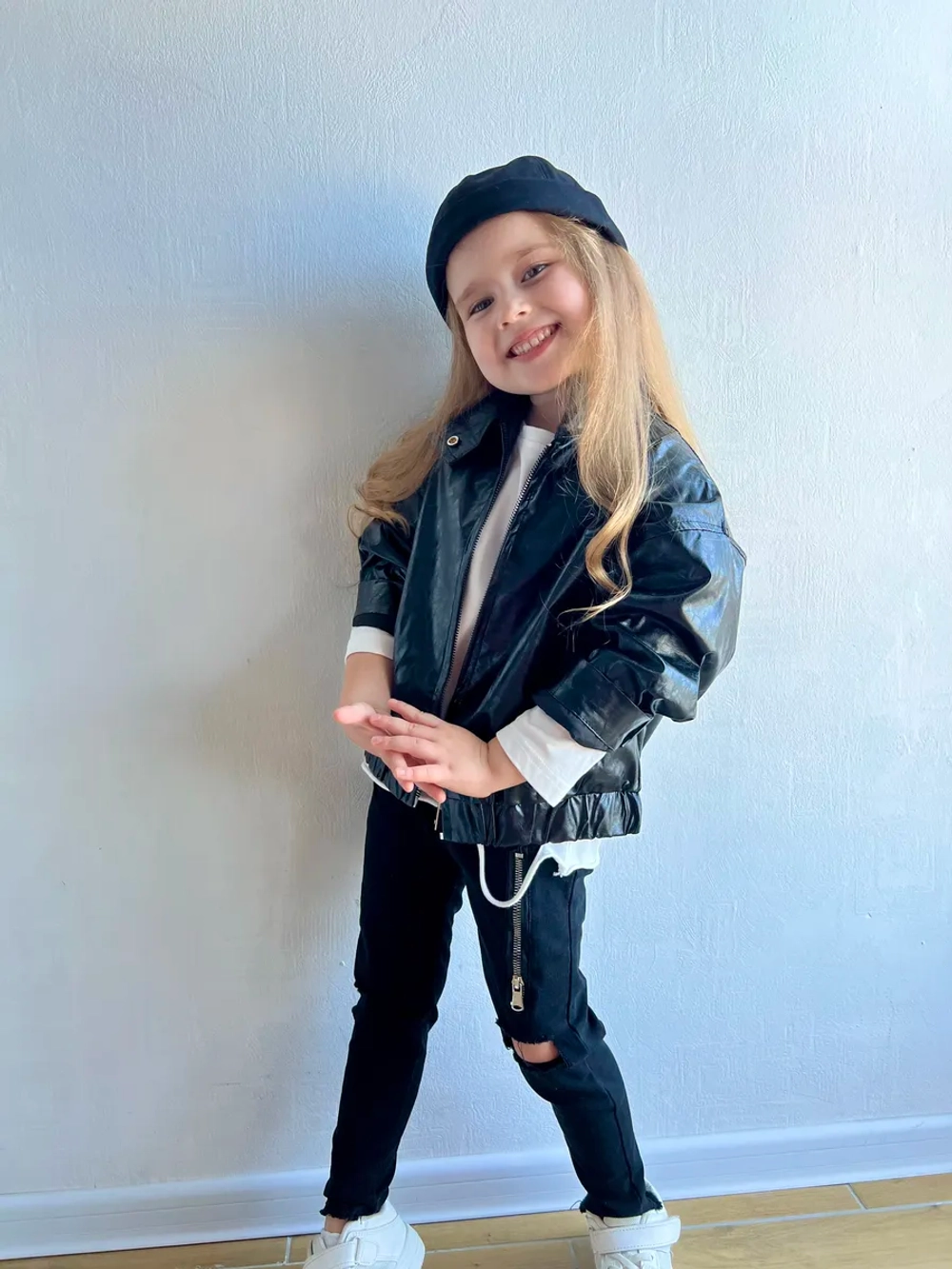 Бомбер из экокожи оверсайз