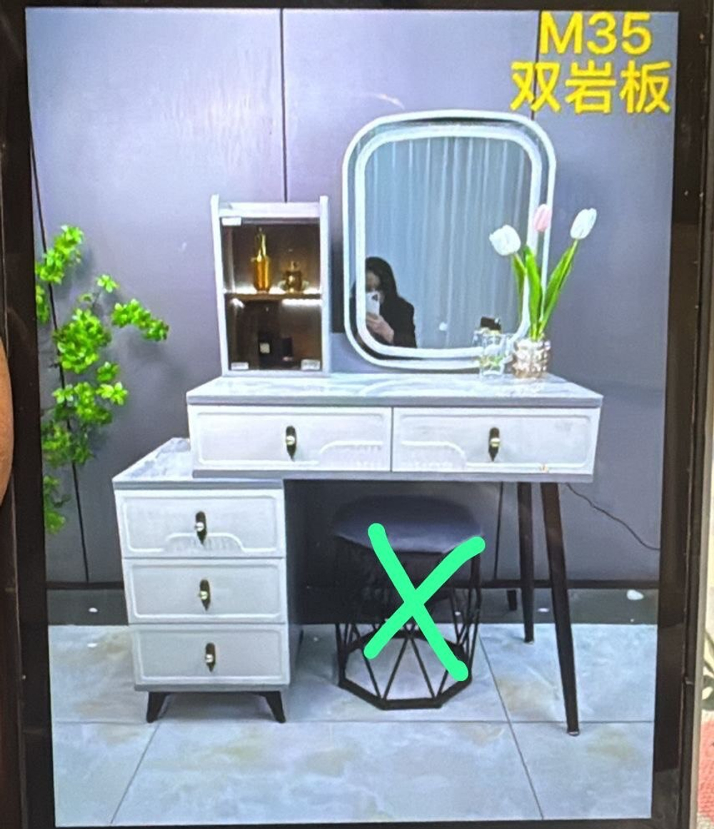 Туалетный столик без стула