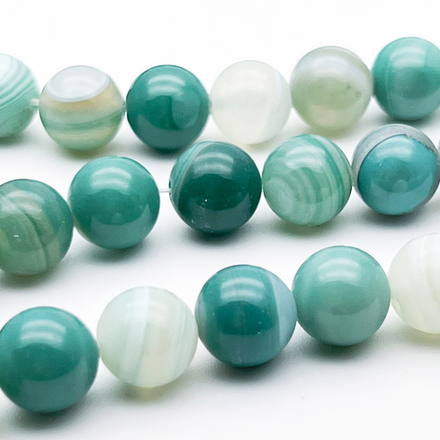 Агат тонированный бусины, цвет зеленый, диаметр около 10,1-10,3 мм, цена за 18-19 шт (1/2 нити)