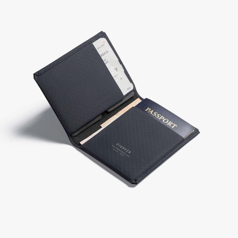 Кошелек Pioneer Passport Wallet