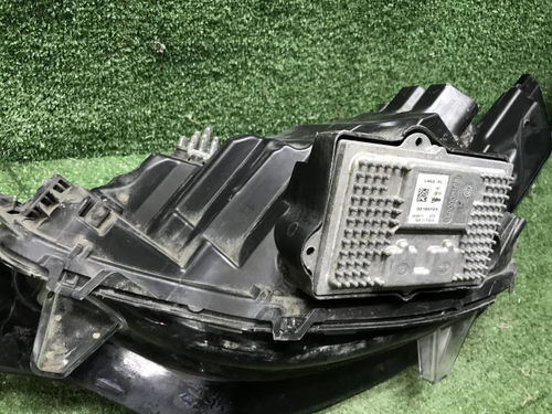 Битая Фара правая Land-Rover Discovery 5 16-21 LED