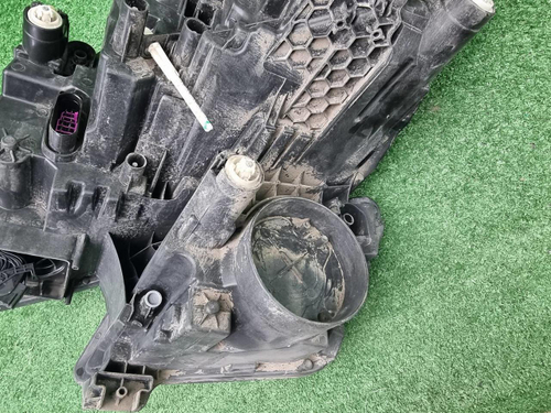 Фара правая Skoda Kodiaq (2016-2022) LED