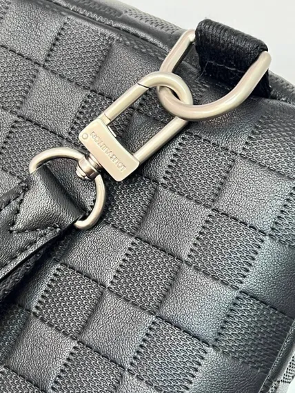 Сумка-слинг Louis Vuitton Avenue LV кожа Damier Infini