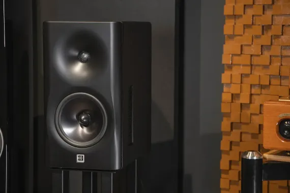 Dutch & Dutch 8c Speaker Black & Black (pair)